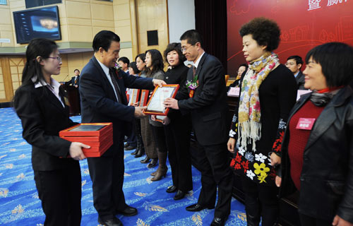 于昊天:山东聊城阳光双语幼儿园园长_红缨教育