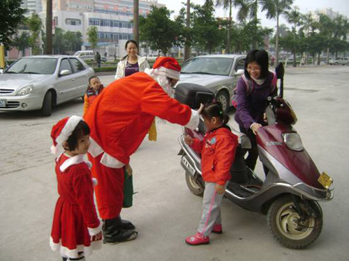 广东茂名芝麻林早教中心圣诞节活动报道_连锁