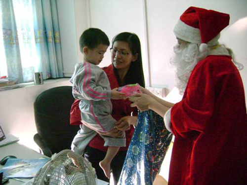 广东茂名芝麻林早教中心圣诞节活动报道_连锁