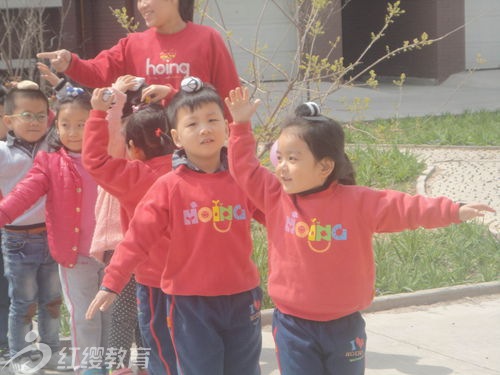 河北廊坊红缨小神龙幼儿园“进社区 送爱心”活动
