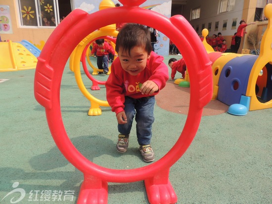 河北魏县红缨幼稚园“阳光体育”展示