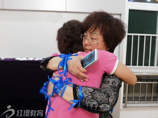 北京红缨直营园德州园举办“感恩蓝丝带”活动