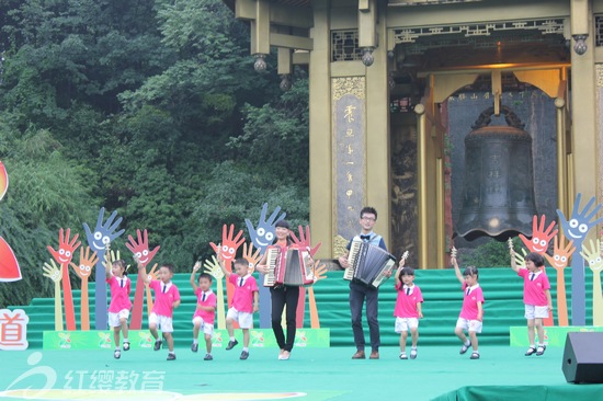 四川红缨希望艺术幼儿园参加央视少儿频道节目录制