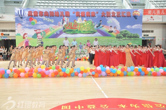 山东高密红缨向阳幼儿园举办庆六一大型文艺汇演