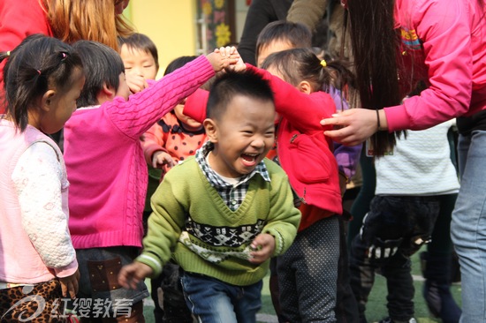 山东枣庄红缨世纪花园幼儿园举办开放日活动