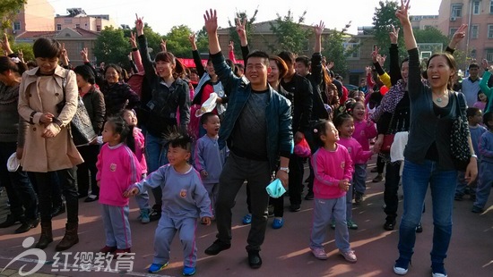 安徽芜湖红缨清水小星星幼儿园举办亲子趣味运动会