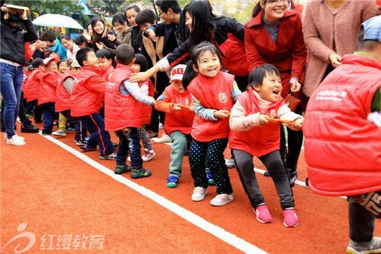山东日照红缨腾飞幼儿园举办阳光体育亲子运动