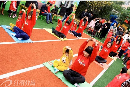 山东日照红缨腾飞幼儿园举办阳光体育亲子运动