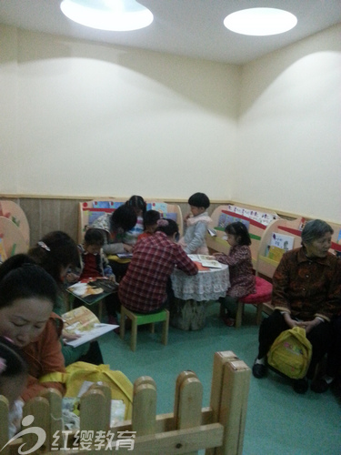 安徽合肥红缨时代幼儿园读书日活动
