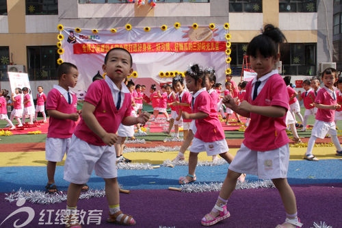 河北唐山红缨金博士双语幼儿园六一
