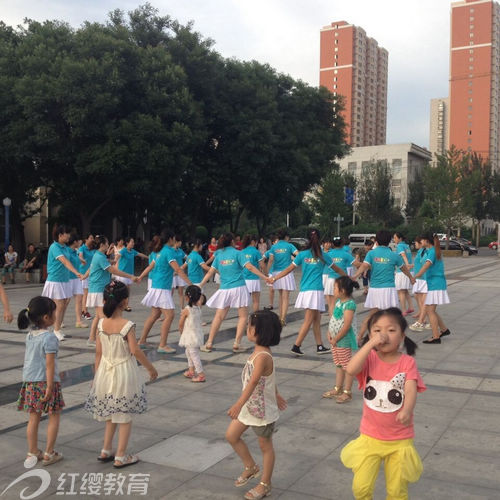 辽宁锦州红缨新星超前幼儿园开展广场舞招生活