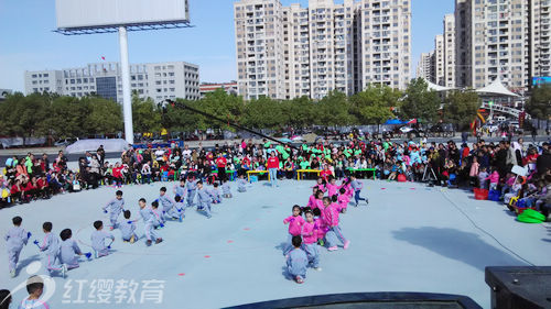 湖北汉川红缨世纪新城幼儿园举办阳光体育运动