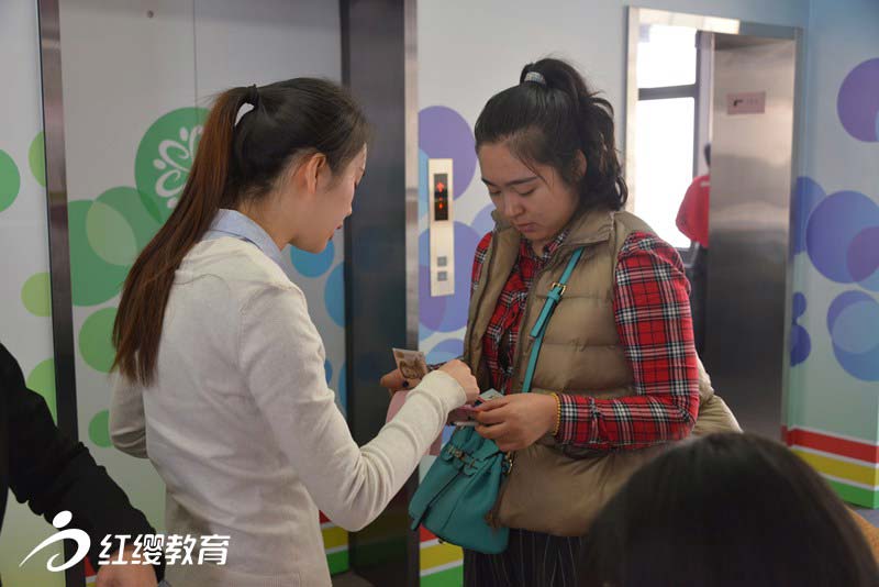暖心的服务 - 红缨教育_做中国幼儿园连锁经营