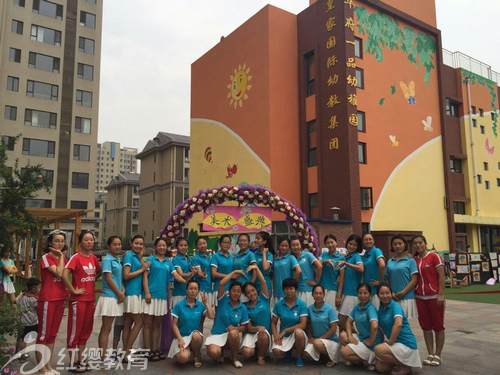 山东潍坊红缨皇家国际幼稚园举行美术盛典活动