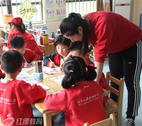 安徽合肥红缨滨湖时代幼儿园举办重阳节活动 