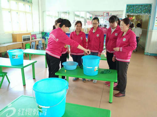 陕西宝鸡红缨高新万润幼儿园开展保育员技能比