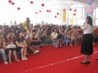 李久余老师用生动诙谐的语言，真实鲜活的案例，向家长介绍了什么是科学的幼儿教育，赢得了在场家长热烈掌声！