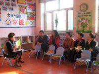 思维大班幼儿正在进行打击乐展示