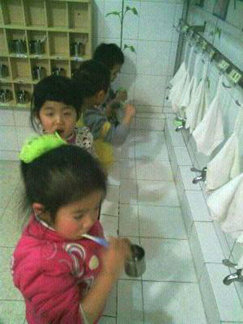 我们在刷牙