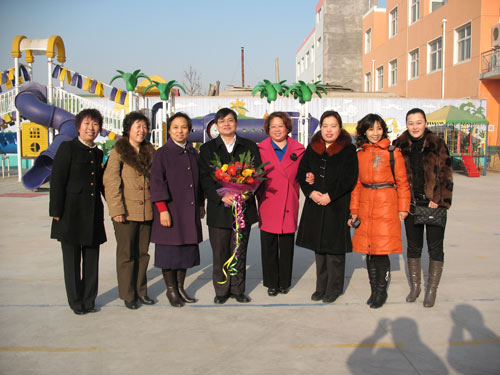 王红兵总裁隆尧启萌幼儿园召开家长会