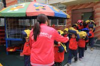 拉萨小精灵艺术幼儿园开展地震应急避险演练