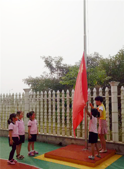 北京红缨滨水铭城幼儿园开展迎国庆主题周系