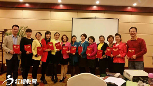 金牌讲师:传播科学育儿观 播撒浓浓红缨爱 - 红