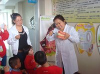 让幼儿学习如何刷牙