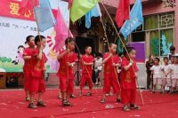 学前班舞蹈黄种人