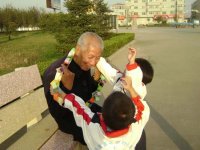 感恩重阳 老幼同乐